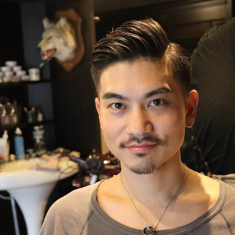 DRESSKINさんのインスタグラム写真 - (DRESSKINInstagram)「••• WOLFMAN BARBERSHOPのスタイル💇‍♂️💈 Repost from @wolfmanbarber . ••• DRESSKIN🎩 Men's grooming online store🤵🏻 http://dresskin.com ⇨プロフィールからご覧ください👀 ••• #wolfmanbarber #dresskin #cosmetics #menshair #mensgrooming #pomade #gentleman #barber #barbershop  #ウルフマン #神宮前店 #原宿 #ドレスキン#メンズコスメ #メンズグルーミング #コスメ #美容 #美容男子 #オシャレ #ファッション #バーバー #ヘアケア #スキンケア #ワックス #ポマード #バーバースタイル #クラシックスタイル #メンズヘアスタイル」11月16日 20時29分 - dresskin_official