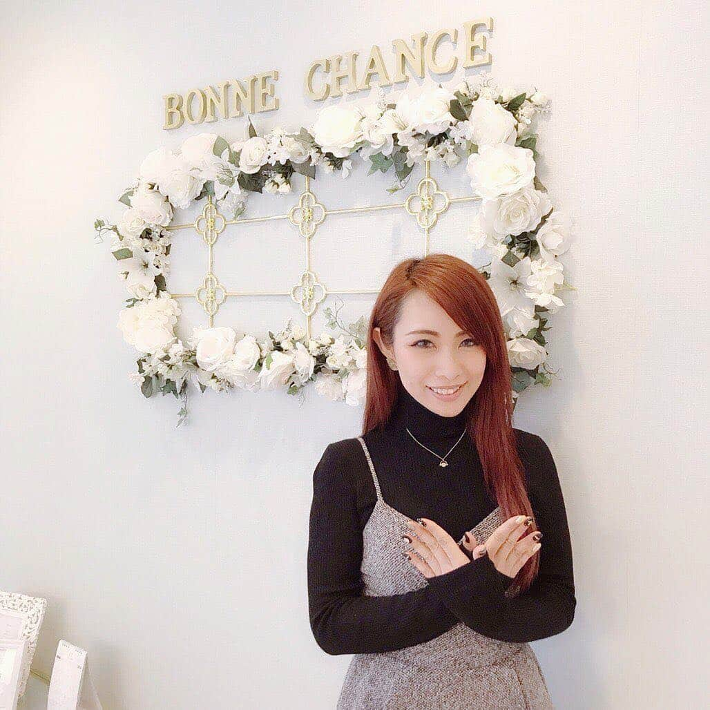 Marinaさんのインスタグラム写真 - (MarinaInstagram)「表参道のBONNE CHANCEにてちえさんにネイル可愛くして頂きました☺️🌹 . フットはBONNE CHANCE住吉さん♡ . ありがとうございました😊✨ . #Aldious #AldiousMarina #nail #nailart #ネイル #ネイルアート #ネイルデザイン #ブラックネイル #なかやまちえこ さん #表参道 #表参道ネイルサロン」11月16日 21時42分 - aldiousmarina