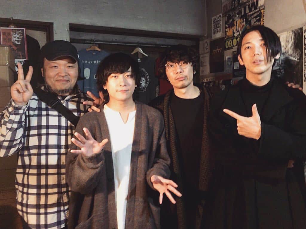 のインスタグラム：「小林さんと久々に再開できて色んな話出来てよかった。冬共演出来た事がなにより。次は是非バンドでの共演を願います。」