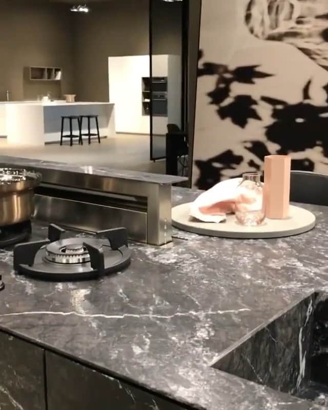 Interior123.com のインスタグラム：「What about this tech in your kitchen? . . . . @cesarkitchens . . . . #interior #interiordesign #interiordesignideas #home #decor #homedecor #kitchen #luxurykitchen #kitchendecor」