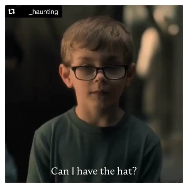 オリヴァー・ジャクソン＝コーエンのインスタグラム：「Whatcha doing this weekend?? #TheHauntingOfHillHouse @netflix @_haunting」