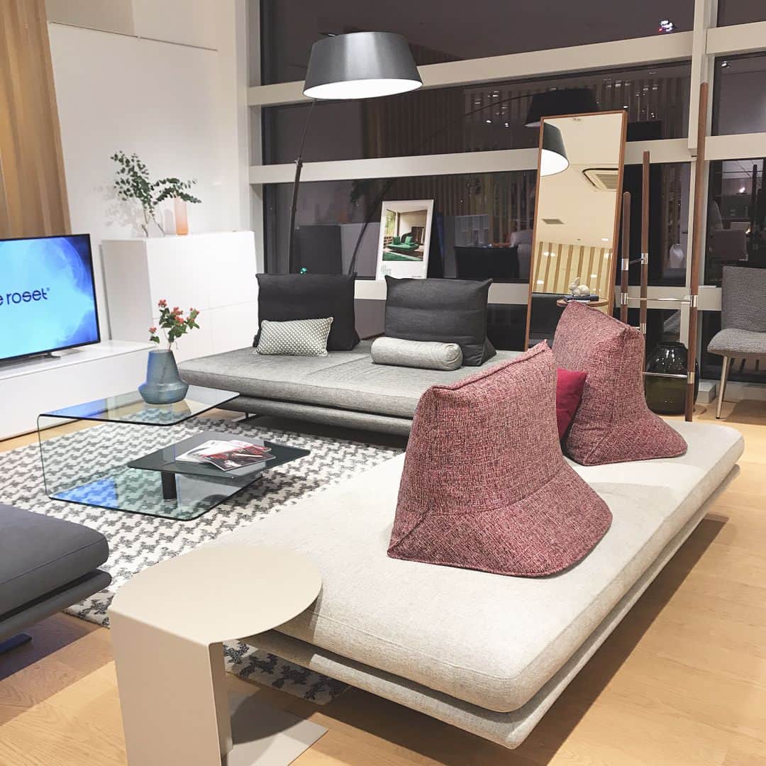 ligne roset shopのグルメインスタ