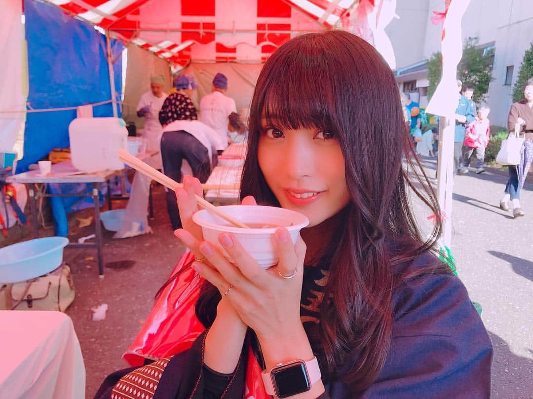 根岸愛のインスタグラム：「無料配布の豚汁🐖 いつも美味しいです #毛呂山町産業まつり #産業まつり #毛呂山町観光大使 #毛呂山町 #根岸愛 #豚汁」