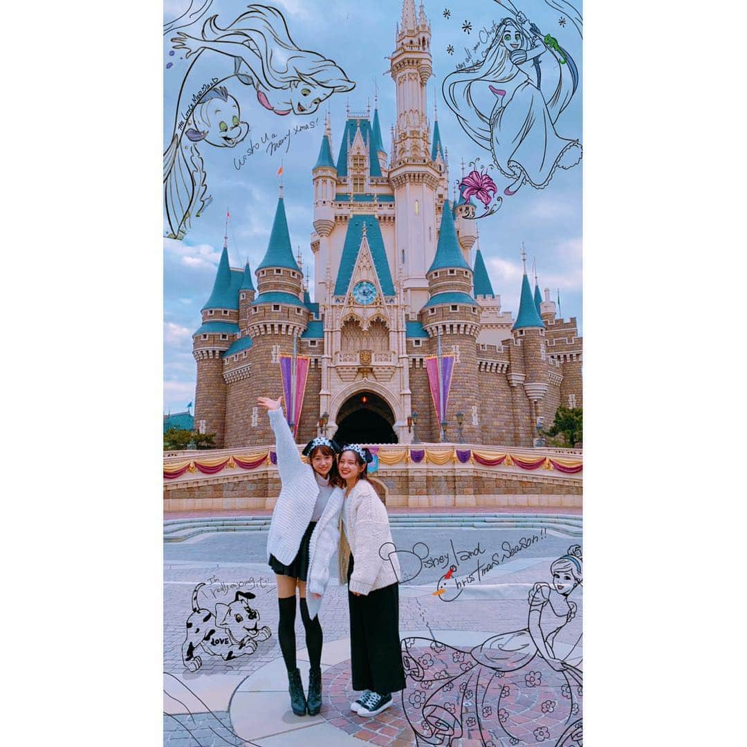 堀江聖夏さんのインスタグラム写真 - (堀江聖夏Instagram)「・・・Disney land Christmas 🎄 ・ ・ (@_____.m.a.i._____ )と #Disneyland に 行ってきました〜💓 ディズニークリスマスも はじまっててすごく楽しかった🎅♡ Celebrate! Tokyo Disneylandの ショー綺麗だったな〜満喫◎ ・ ・ 明日は#ミッキー のお誕生日🎂 ・ ・ #東京ディズニーランド #ディズニーランド #Disneyland #Disney #ミッキー誕生日」11月17日 14時10分 - mina_horie