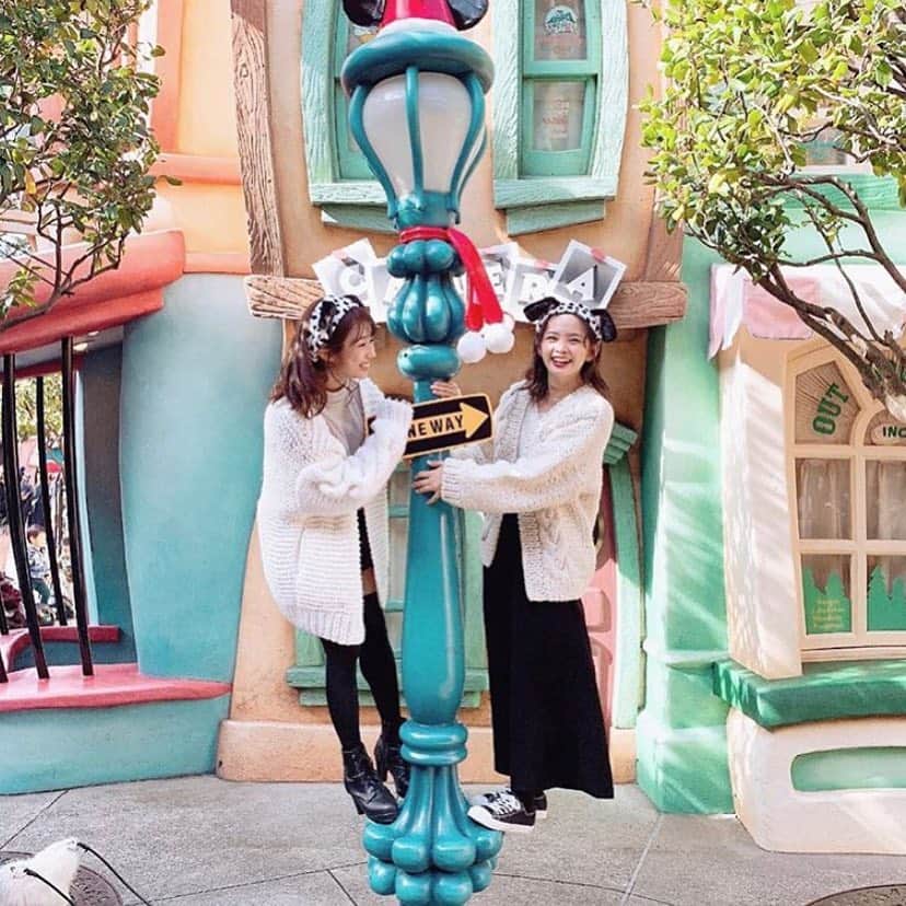 堀江聖夏さんのインスタグラム写真 - (堀江聖夏Instagram)「・・・Disney land Christmas 🎄 ・ ・ (@_____.m.a.i._____ )と #Disneyland に 行ってきました〜💓 ディズニークリスマスも はじまっててすごく楽しかった🎅♡ Celebrate! Tokyo Disneylandの ショー綺麗だったな〜満喫◎ ・ ・ 明日は#ミッキー のお誕生日🎂 ・ ・ #東京ディズニーランド #ディズニーランド #Disneyland #Disney #ミッキー誕生日」11月17日 14時10分 - mina_horie