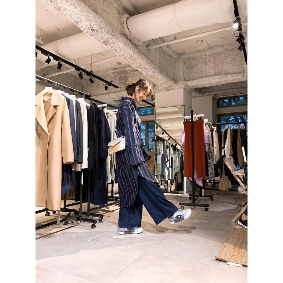 佐々木希さんのインスタグラム写真 - (佐々木希Instagram)「#のぞみの私服 shirt#kei shirahata denim#intimite bag#GIVENCHY」11月17日 15時07分 - nozomisasaki_official