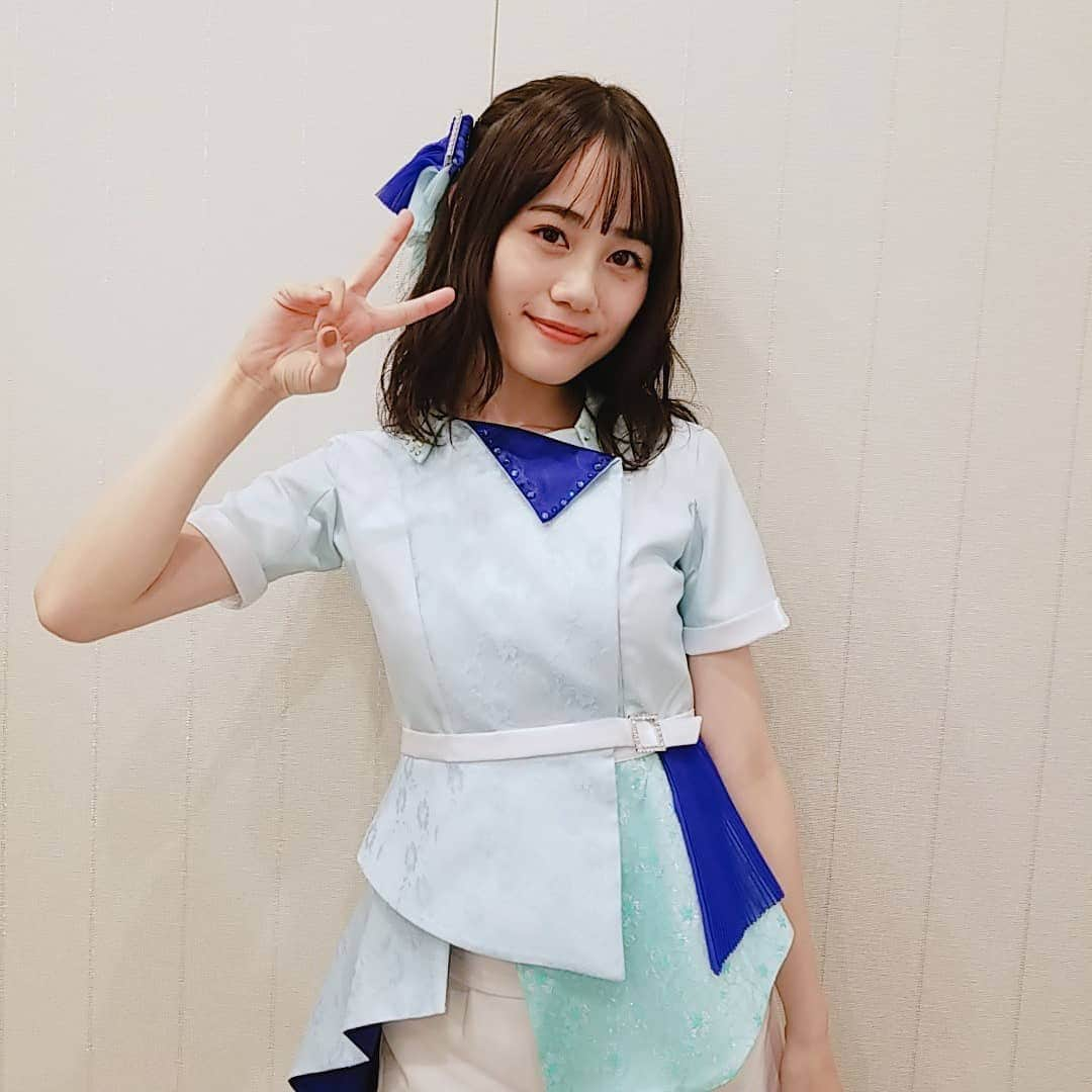 伊藤美来さんのインスタグラム写真 - (伊藤美来Instagram)「先週の「京 Premium Live 2018」での様子です。  ライブ中のMCでみっくが言っていましたが、会場で人力車を用意してくださっていたのです。豪華！  会場近くを人力車デートしてきたのですが、隣ではしゃぐみっくが可愛すぎた… 独り占めすみません🤗🤗 そして会場内でお抹茶もいただいたのですが、 私に限っては最近アップで撮りたい衝動に駆られているのでとても近づきがちです。 また寄ってる…って若干みっくに呆れられているような気がする…😗 （ヘアメイクさな）  Miku appeared in the live event "Miyako Premium Live 2018" in October 10th.  Before the live start, she ride rickshaw and enjoyed KYOTO. She was so excited her first ride rickshaw.  And Miku had JAPANESE TEA in the hall.  She enjoyed tea, and all staff enjoyed shooting her.  #伊藤美来　#みっく　#オフショット　#京PremiumLive2018  #京都　#人力車」11月17日 16時42分 - itomiku_official