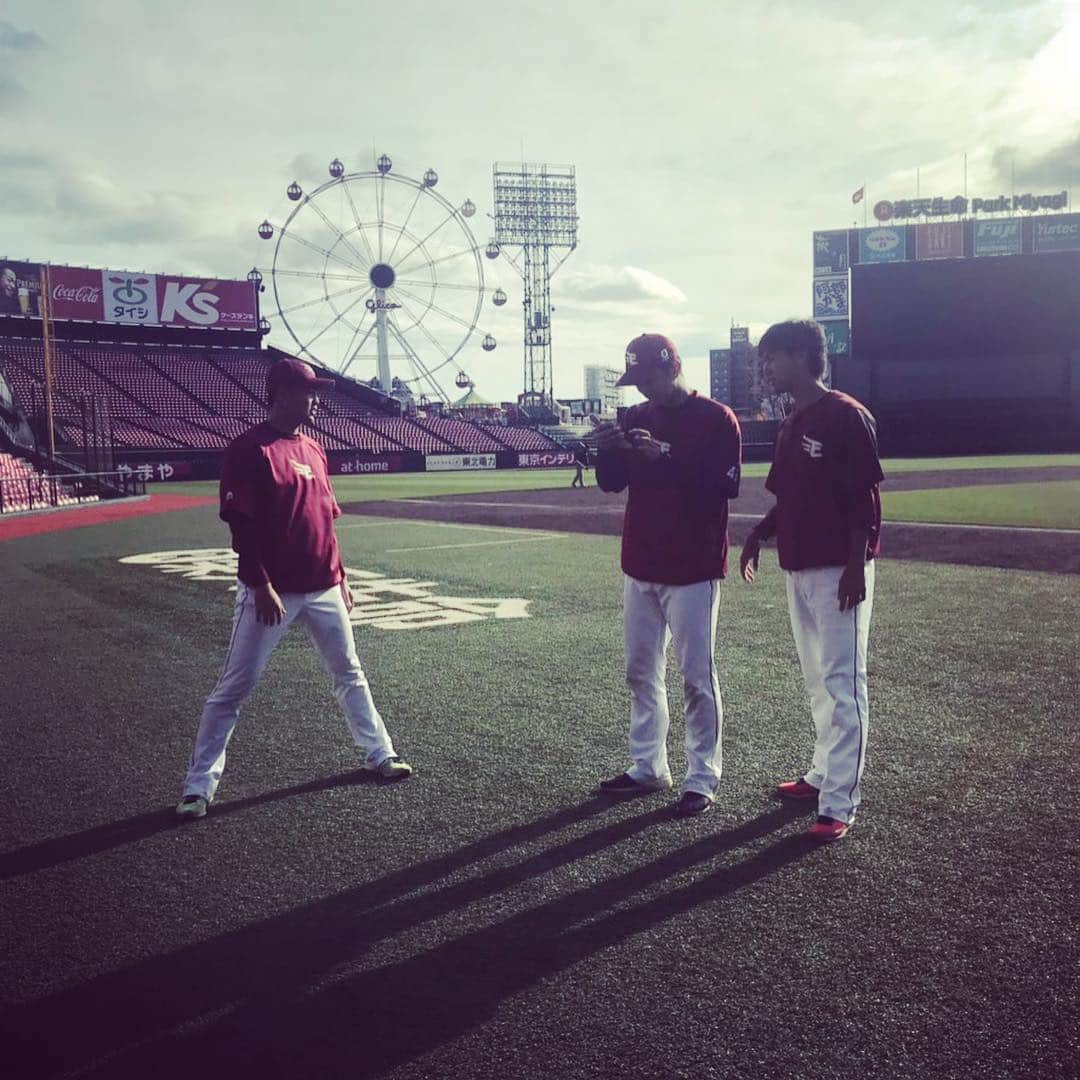 森雄大さんのインスタグラム写真 - (森雄大Instagram)「秋季キャンプ終了しました⚾️ 最後の駅伝はほんときつかった。。。 3人でパシャり(⌒▽⌒) 残すは球団行事！ またファン感あたりに更新するかもです🌈 #森原康平 #濱矢廣大  #森雄大  #楽天生命パーク宮城」11月17日 17時15分 - yudaimori819