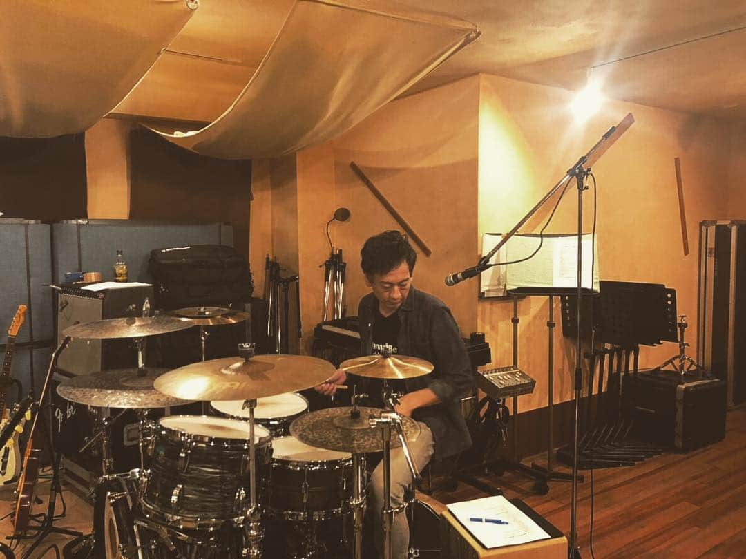 山崎潤のインスタグラム：「いよいよ明日となりました  皆さんお待ちしております  迷ってる方は迷ってる場合じゃないです  そこにそれは必ずありますよ！ ﻿お楽しみにです！！ . . . 【月に吠える。ワンマンライブ 月に吠える。ジュクで吠える。】﻿﻿﻿ ﻿﻿﻿ 2018年11月18日（日）﻿﻿﻿ 東京 新宿BLAZE﻿﻿﻿ OPEN：16:30 START：17:30﻿﻿﻿ 前売:4500円 1D別 当日:5000円 1D別﻿﻿﻿ ﻿﻿﻿ ﻿﻿﻿ イープラス﻿﻿﻿ http://sp.eplus.jp/sys/T1U89P0101P006001P0050001P002186766P0030008P0006﻿﻿﻿ ﻿﻿﻿ チケットぴあ﻿﻿﻿ https://t.pia.jp/pia/ticketInformation.do?eventCd=1842394&rlsCd=001&lotRlsCd=﻿﻿﻿ ﻿﻿﻿ ローチケ﻿﻿﻿ https://l-tike.com/search/?keyword=%E6%9C%88%E3%81%AB%E5%90%A0%E3%81%88%E3%82%8B﻿﻿﻿ ﻿﻿﻿ CNプレイガイド﻿﻿﻿ http://www.cnplayguide.com/evt/evtdtl.aspx?ecd=CNI29547﻿﻿ ﻿﻿ #月に吠える #大森南朋 #塚本史朗 #長野典二 #山崎潤  仮面ライダー #ではない #仮面ライダーアギト #仮面ライダー555 #仮面ライダードライブ #仮面ライダーアマゾンズ #ライブ #バンド #ロック #ロックンロール #tsukinihoeru #rock #band #live #新宿 #ブレイズ #新宿ブレイズ」