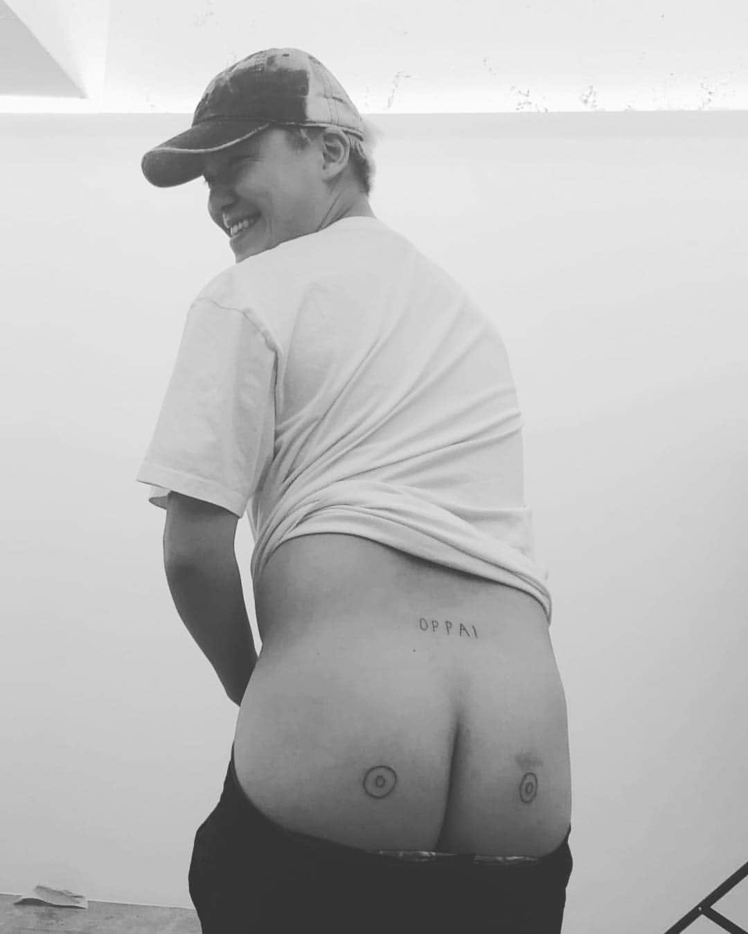 相馬トランジスタのインスタグラム：「巨乳です  #ケツ意のタトゥー #シリ会いに見せにくい #おっぱい」