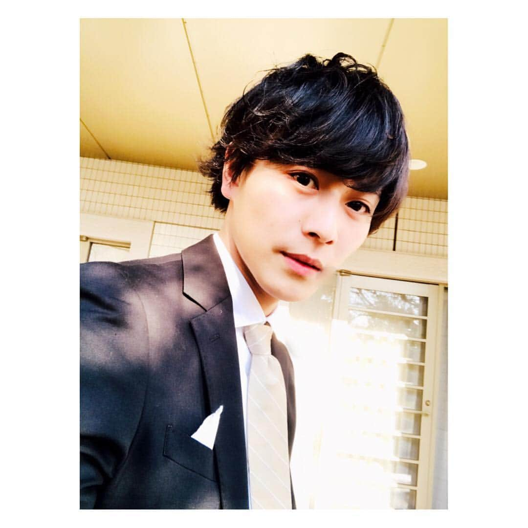 猪野広樹さんのインスタグラム写真 - (猪野広樹Instagram)「本日、中学からの友人の結婚式へ行って参りました！  友人の結婚式に参加するのは初…  昔の雰囲気も大人の雰囲気も兼ね備えて… ステキな結婚式でした！  末永くお幸せに！」11月17日 21時53分 - hiroki_ino