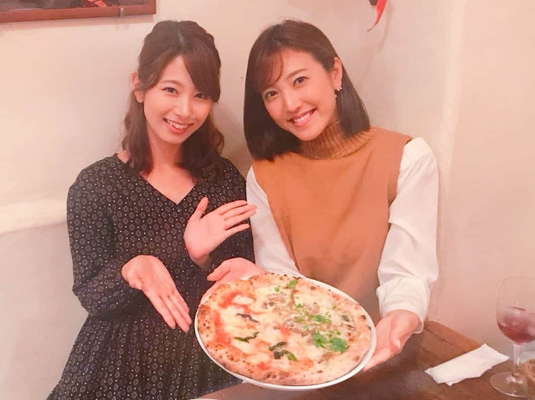 海老原優香さんのインスタグラム写真 - (海老原優香Instagram)「小澤さんとイタリアンのお店へ！ とーっても美味しくて、 とーっても楽しい時間✨ ・ ついつい遅くまで話続けてしまいました🙊 ・ #２人で食事に行けたのは初めて#素敵な先輩 #ありがとうございました ・ #ブドウジュースで乾杯🍷 #トリュフソースの香りが素敵すぎてやみつきです🍕 #今後は美味しいピザを食べ歩く #ピザ会　をすることに。嬉しすぎる。。 #沢山食べたのに甘いものも笑 #デザートの似合う小澤さん」11月17日 22時45分 - ebioffi