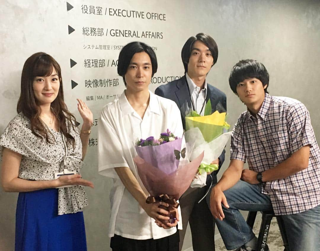 東海テレビ「結婚相手は抽選で」さんのインスタグラム写真 - (東海テレビ「結婚相手は抽選で」Instagram)「今夜もご覧くださり ありがとうございます！  来週はいよいよ最終話です！  インスタでも最後まで皆様に キャスト陣のオフショットを お届けしていきますので 毎日チェックしてくださいね！  北風くん役 #松本享恭 さんと 広瀬さん役 #内田健司 さんが クランクアップ！  #野村周平 #高梨臨 #結婚相手は抽選で」11月18日 0時35分 - chusenmiai