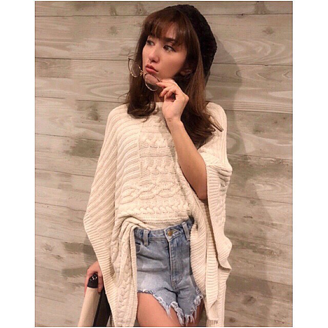 のインスタグラム：「↩︎↩︎✖︎2📸🎥 #offshot  #shooting  #ootd  #ootdfashion  #abercrombieandfitch  #rayban  #calvinklein  @abercrombieandfitch_offical  @calvinklein  @rayban #movie撮られてるときずいた時の反応w」