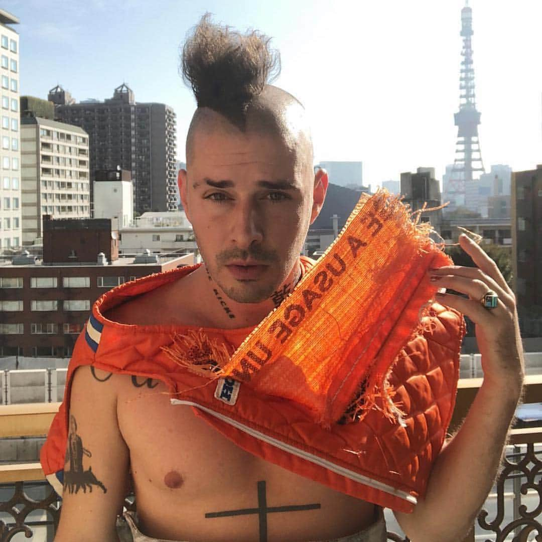 ディー・エヌ・シー・イーのインスタグラム：「🧡🧡🧡🧡」