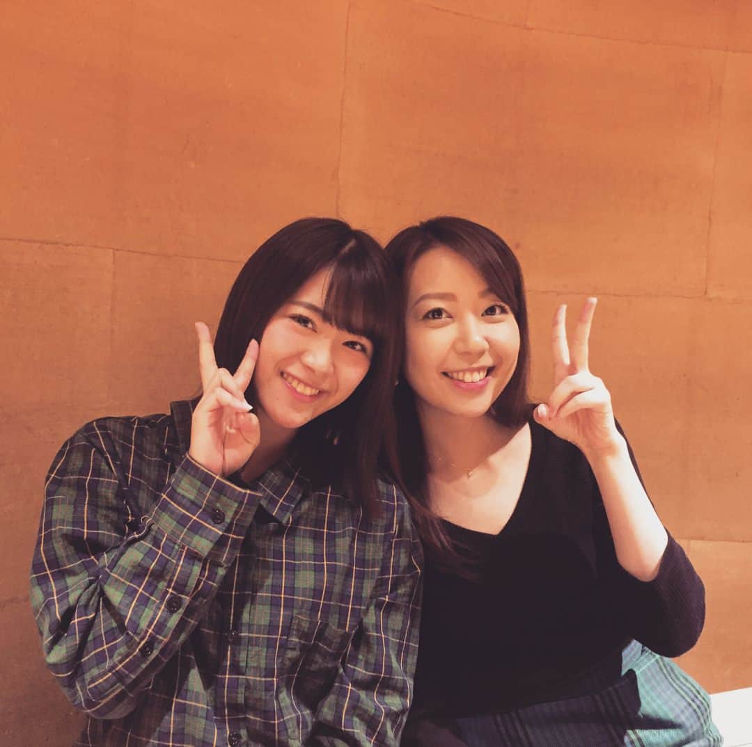 須黒清華のインスタグラム：「先日、久しぶりに山内鈴蘭とご飯〜♡ もう6.7年前、「なでしこゴルフ」で共演してからの付き合い♪ だけど、どんどん大人っぽくなってく〜‼︎ お酒も一緒に飲めるようになって、なんだか親戚のおばちゃんみたいな気持ちになりました（笑） 可愛い鈴蘭、これからも応援してるよー✨ #山内鈴蘭 #なでしこゴルフ #2枚目の写真 は、#鈴蘭 が撮ってくれました♡」