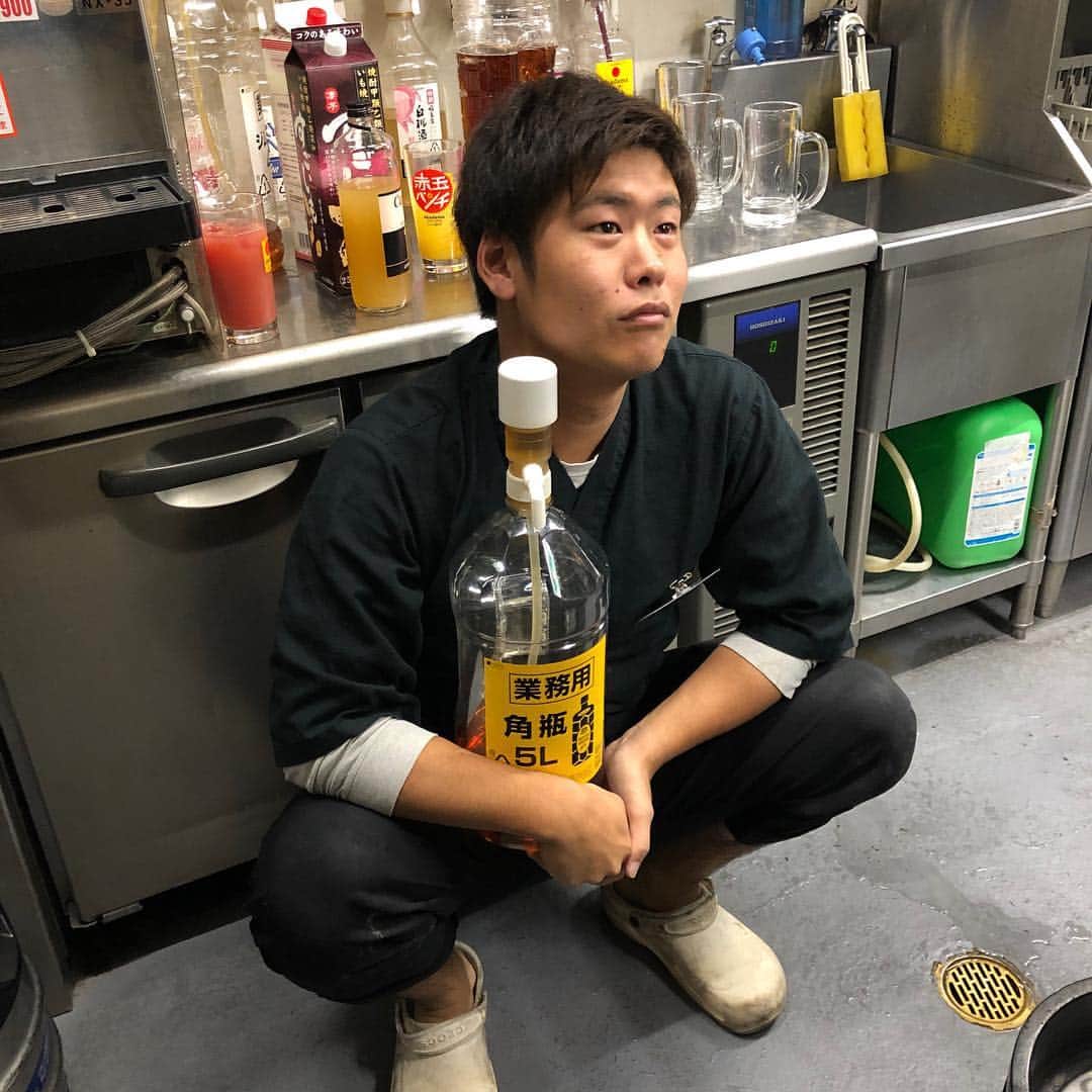 九州うまか 堺東店のインスタグラム：「ジムビームハイボールです。 はいどーーーーん‼️‼️ ドリンクを丁寧に心込めて作らさせていただいてます^ ^ #九州うまか堺東店 #堺東 #九州うまか #銀座通り商店街 #泳ぎイカ #石焼きもつ鍋 #もつ鍋 #九州料理 #地鶏 #地酒 #個室 #居酒屋 #グルメ #宴会 #女子会 #男子会 #合コン #コンパ #飲み放題 #コース #割引 #特典 #送別会 #歓迎会 #ビアガーデン  #followme #instafood #likeforlike #photoooftheday」