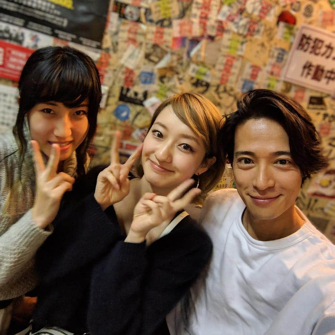 久保裕丈さんのインスタグラム写真 - (久保裕丈Instagram)「昨日はやついさん生誕祭にお邪魔して、ケーキ授与という大役を仰せつかりました😊こんなにもみんなに愛される方にケーキ渡せるなんて、光栄です。 初めましての倉田姉妹との遭遇のできたり、色んな人にも声をかけてもらったりと、良き夜でした😊  倉田氏とは相変わらず顔似てる。  #やついいちろう #やつい生誕祭 #エレキコミック  #バチェラー #バチェラージャパン」11月18日 19時06分 - hirotakekubo