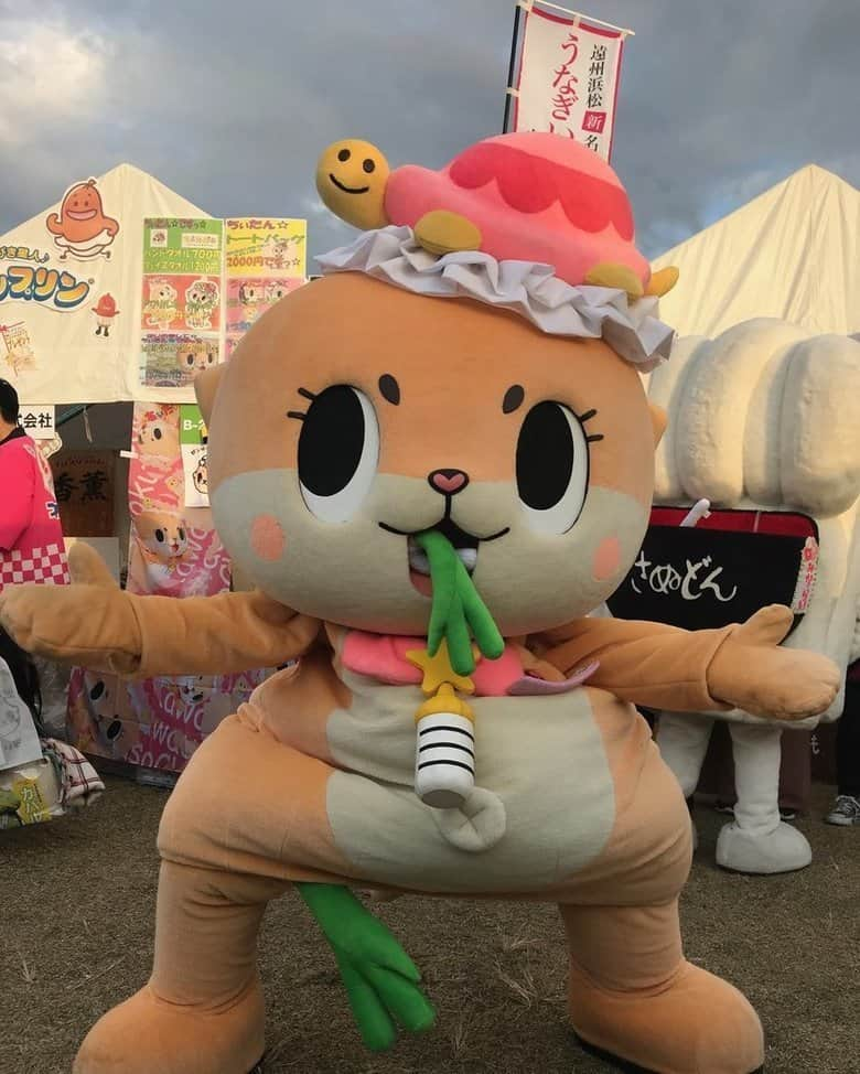 ちぃたん☆さんのインスタグラム写真 - (ちぃたん☆Instagram)「ゆるキャラグランプリの応援ありがとうございましたっ☆ たくさんお友達もできましたっ☆みんな仲良しなので全員花マル一等賞ですっ☆ちぃたん☆ですっ☆  #animalsofinstagram #loutre #youtubevideos #kochi #character #otter #高知県 #水獺 #小動物 #ゆるきゃら #ゆるキャラ #もふもふモフモフ #ふわもこ #ぬいぐるみ #ご当地キャラ #かわうそ #コツメカワウソ #ユーチューバー #キャラクター #マスコット #カワウソ #ユーチューブ #マスコットキャラクター　#観光大使 #petstagram #worldotterday #animalsoftheday 　#秋葉原　#Akiba　#もふもふ部」11月18日 20時36分 - chiitan7407