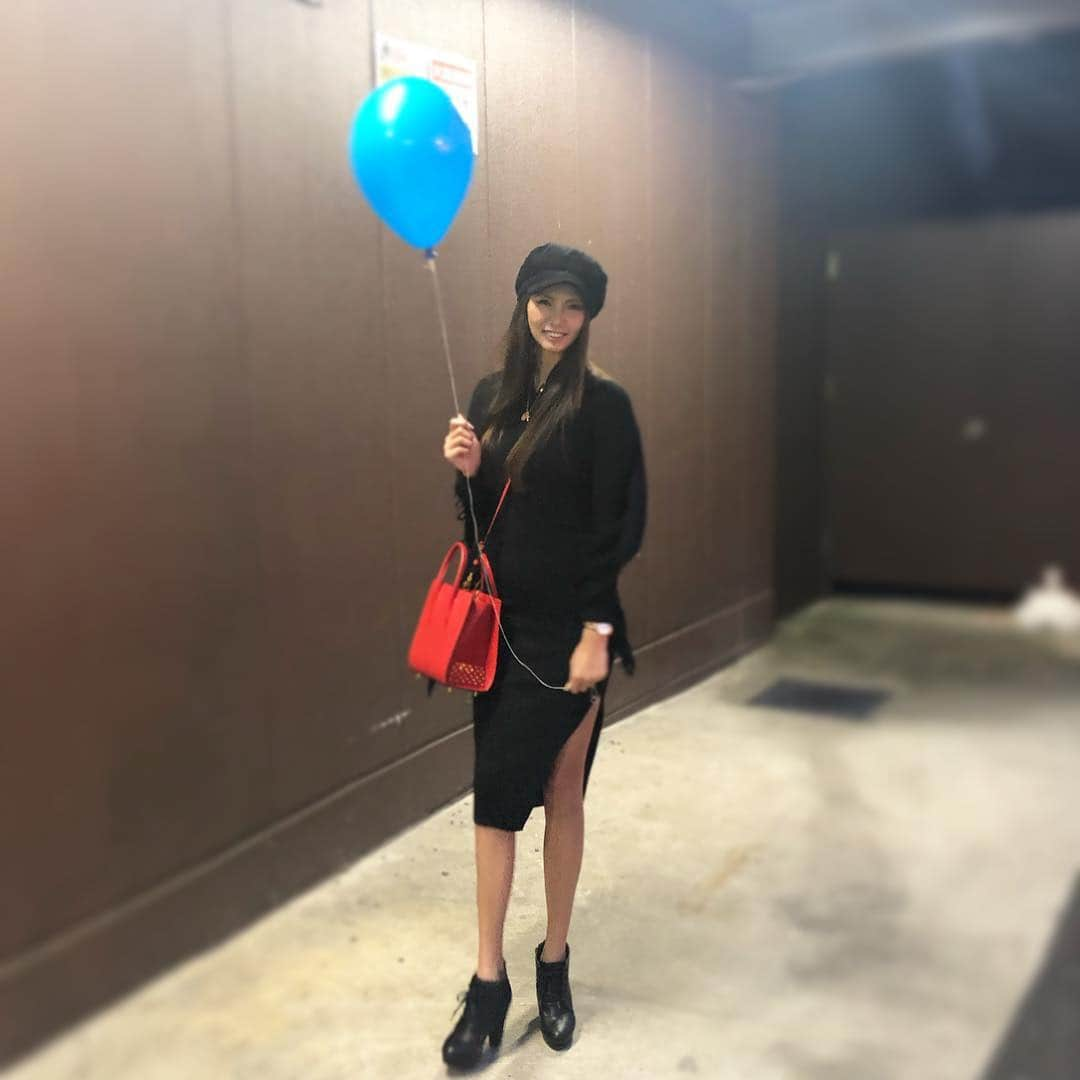 堀えりかさんのインスタグラム写真 - (堀えりかInstagram)「スーパーで風船GET！！← . . ぜんちゃん用🙋💓 BBA友達の子供のおみやに頑張るの巻🎈笑」11月18日 23時29分 - xerikax143