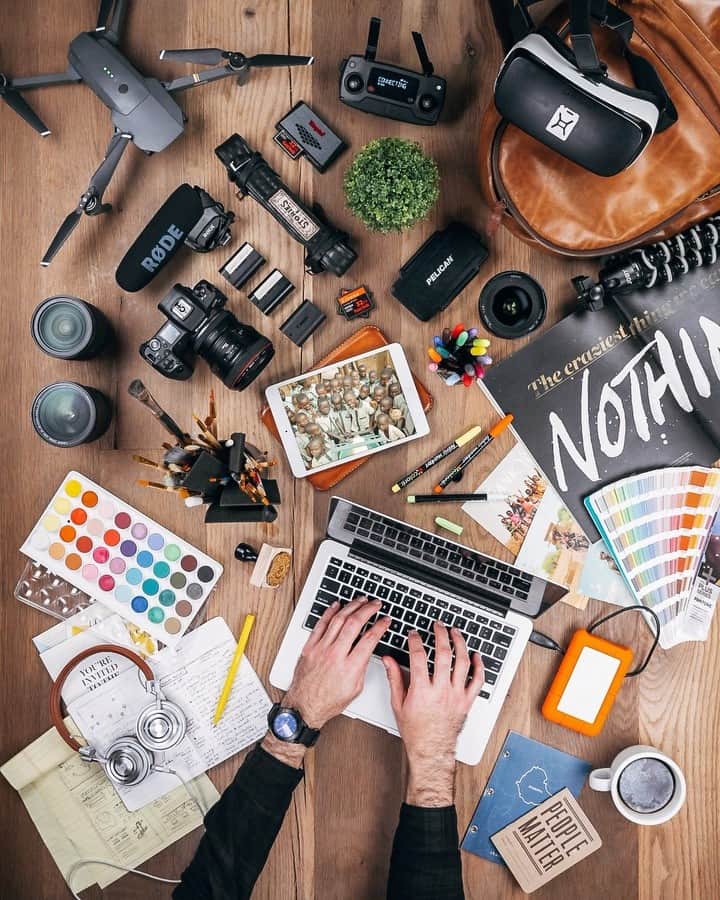 Cubby Grahamのインスタグラム：「Do you want to do what you love and love what you do? Come work with me at @charitywater! We have a BUNCH of open positions including filmmaker, associate creative producer, software engineer, copywriter, senior product manager, CDO and more! Know someone who should apply? Maybe a favorite creator? Tag them in the comments below and check out charitywater.org/about/jobs (link in profile) ⠀ Also, special thanks to @ohjimmyfilms for collaborating with me on this video and @zing_audio for the 🔉」