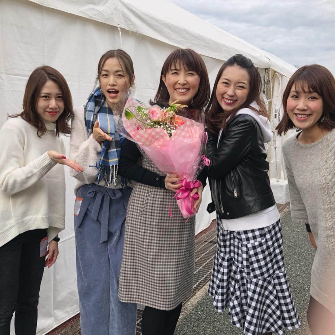 DJ みぃのインスタグラム：「ABCラジオ祭り2018！✨お天気にも恵まれて最高の1日になりました！with youの皆さんともお会いできたし、粋も甘いものステージに番組メンバーで出させて頂いたり、リスナーさんと一緒に万博公園を散策させてもらったりと本当に素敵な1日となりました☺️🎶声をかけてくださった方、お誕生日のお祝いをくださった皆さんありがとうございました！金曜日にもラジオ祭りの感想メッセージなどお待ちしています☺️🎶」