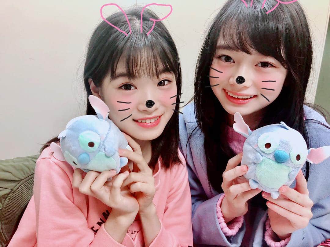ニコ☆プチのインスタグラム：「. 昨日の投稿で、 下を通りすぎていたのはまあやちゃまでした💁🏻‍♀️ ユナとおそろいのスティッチと🧸🎈📸 #丸山真亜弥  #高比良由菜  #スティッチ  #ニコプチ」