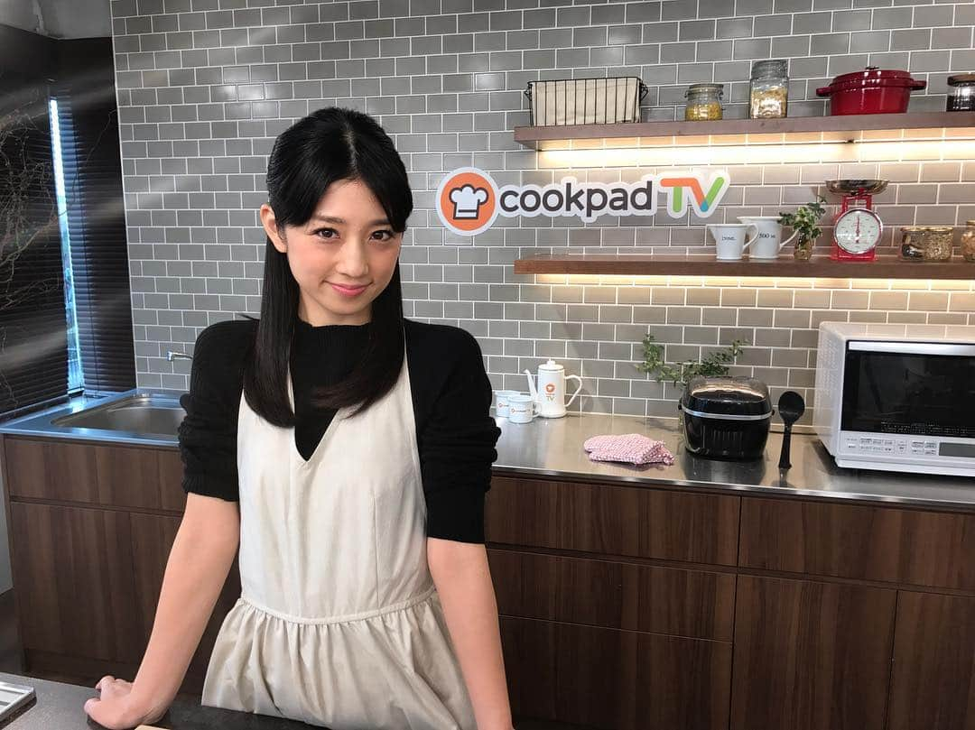 小倉優子さんのインスタグラム写真 - (小倉優子Instagram)「11/19(月) 本日  13:00〜13:30 『cookpadTV ゆうこりんのきちんと楽チンごはん』 生配信いたします✨✨ 本日の料理 ・レンチン！チャーシュー丼 ・きちんとお野菜スープ  専用アプリで配信です😊 是非ご覧下さい💓  https://www.cookpad.tv/  https://www.instagram.com/ogura_yuko_0826  #小倉優子 #ゆうこりん #cookpad #cookpadTV #ゆうこりんのきちんと楽チンごはん #レンチンチャーシュー丼 #きちんとお野菜スープ」11月19日 12時09分 - ogura_yuko_0826