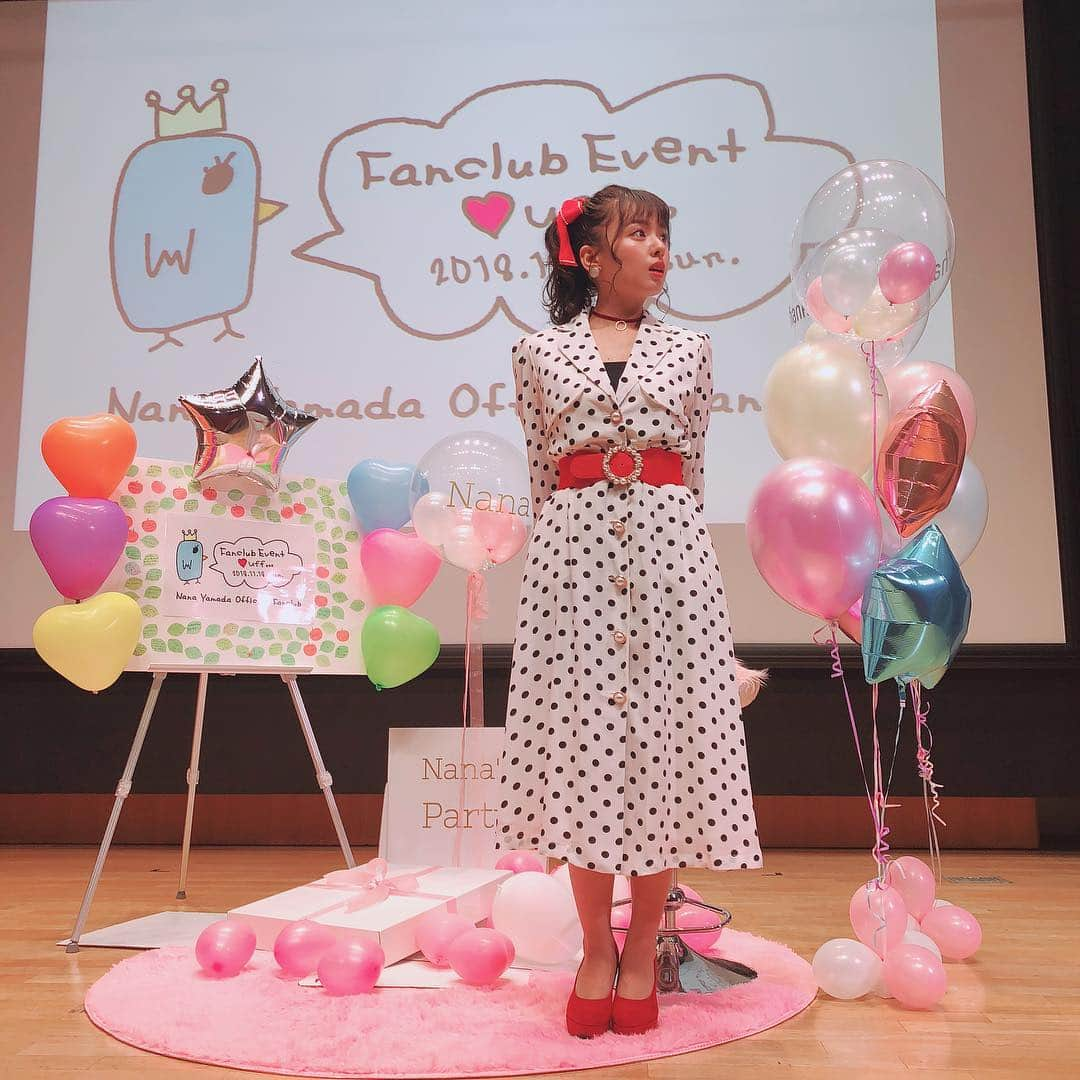 山田菜々さんのインスタグラム写真 - (山田菜々Instagram)「Nana's Party 🎈 今回はレトロのお洋服がよくてスタイリストさんが走り回って見つけてきてくださいました...😌❤️ パンプス @re_rz  めっちゃ可愛い衣装に巡り会えました🤤♥︎ そしてメイクも髪の毛も衣装に合わせて変えてくれました☺️💕 なんばさん、後口さんが(@sayaka.atoguchi )いつもありがとうございます✨ 最後の動画は本番直前に髪の毛のリボンをもっと可愛くしたい！とアレンジしてくれましたっ❤️ いつもこんな感じでわちゃわちゃしています✨」11月19日 13時54分 - tannana.yamada