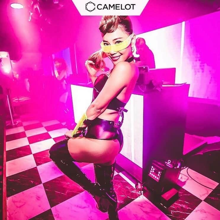 のインスタグラム：「今週は…🥰 本日11/19(月) @warp_shinjuku  11/22(木) 企業PARTY @ 横浜 そして週末土曜、日曜は両日CAMELOTです(｀・ω・´)🔥 24日はMAIN STAGE、25日はDAYイベントのTea Danceだよ！ 準備OK？🤠💞 * * * #cyberjapan #cyberjapandancers #cjjuri #jurixoxoxo #schedule #club #party #onstage #japanesegirl #makeup #love #dance」