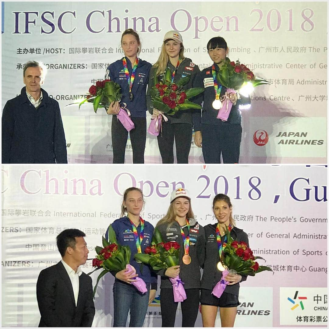 ジェシカ・ピルツさんのインスタグラム写真 - (ジェシカ・ピルツInstagram)「What a great way to end the season!😃 Had a good time at the China Open last weekend and I am happy that I was able to win the lead comp and unexpectedly the bouldering comp too 🥇🥇 Thanks to @romankrajnik for the videos of the bouldering finals and for accompanying me on the trip to China! Now it‘s definitely time for a rest to recover my body 🤕😅 @redbull @thenorthface @singingrock_official @scarpaspa @sportlandnoe @bundesheer.online」11月19日 17時14分 - jessy_pilz