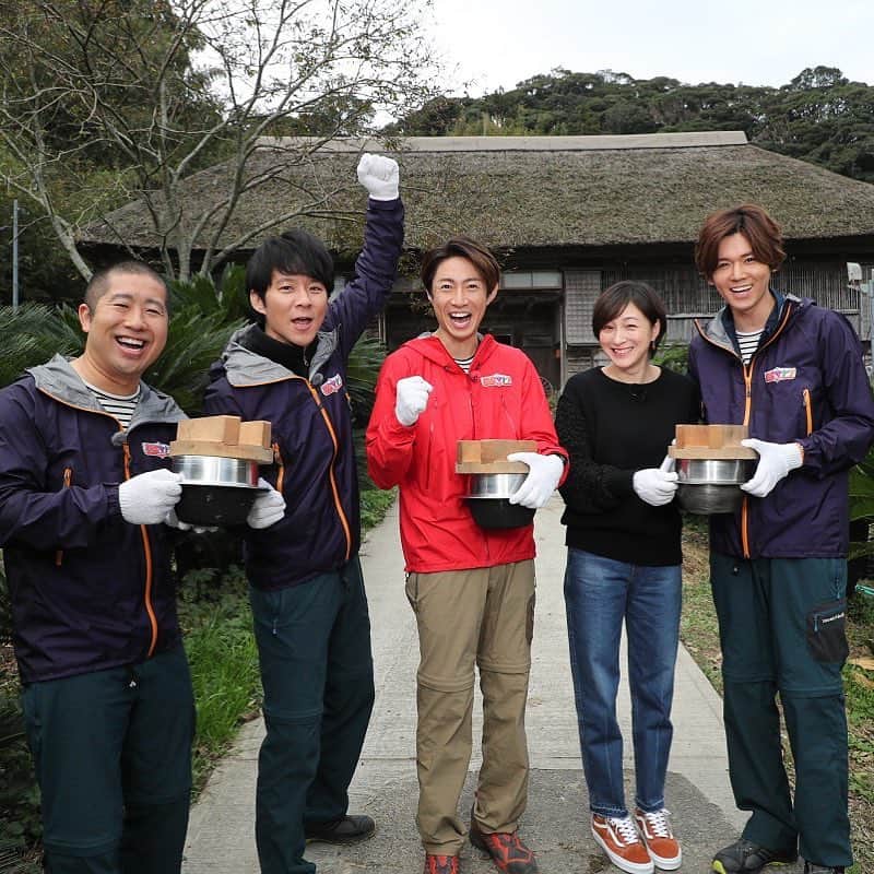 のインスタグラム：「#嵐 の #相葉雅紀 さんが #渡部建(アンジャッシュ) さんと #澤部佑(ハライチ) さんと様々なことを学ぶ11月25日放送の #相葉マナブ にguestで #広末涼子 さんと #小瀧望(ジャニーズWEST) さんがでます！ 内容は…第2回 釜1グランプリ❣️ #僕坂 の裏話などもたっぷり！  #僕とシッポと神楽坂 #シッポ #趣里 #イッセー尾形 #渚(尼神インター) #大倉孝二 #オギ #ダイキチ #僕がついてるよ #💚」