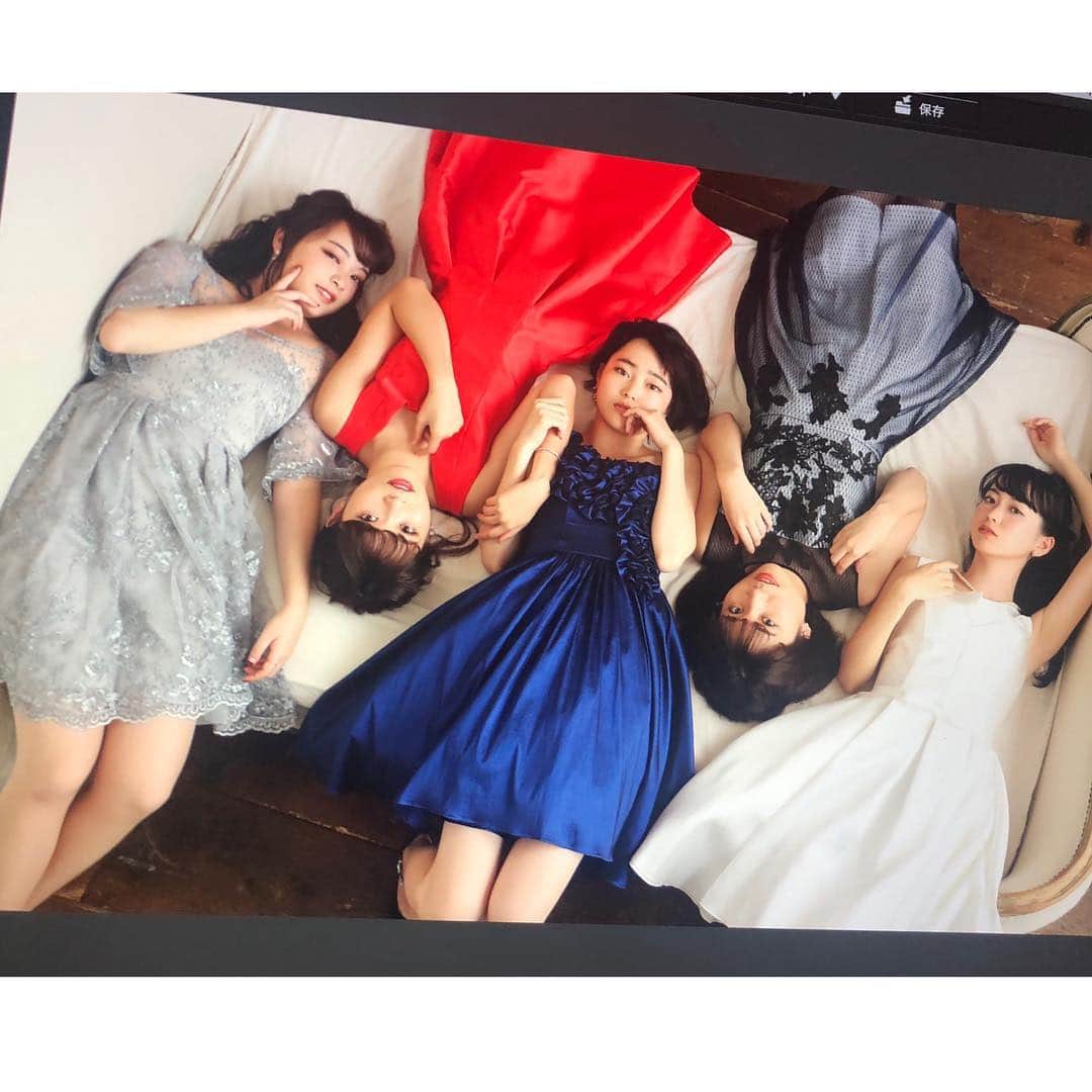 のインスタグラム：「11月19日（昨日！）発売のFLASHさんにミス東大特集が載っています🌟 コンビニや書店などに置いてあるのでぜひ見てみてください💓 #FLASH #ミス東大」
