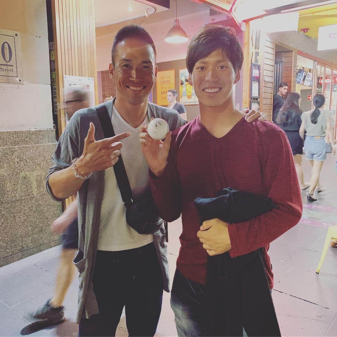のインスタグラム：「メルボルンで木村昇吾さんと。 やってる競技は違っても頑張る気持ちはみんな一緒❗️ クリケットの話をたくさん聞けました❗️ボールめちゃ硬いです…」