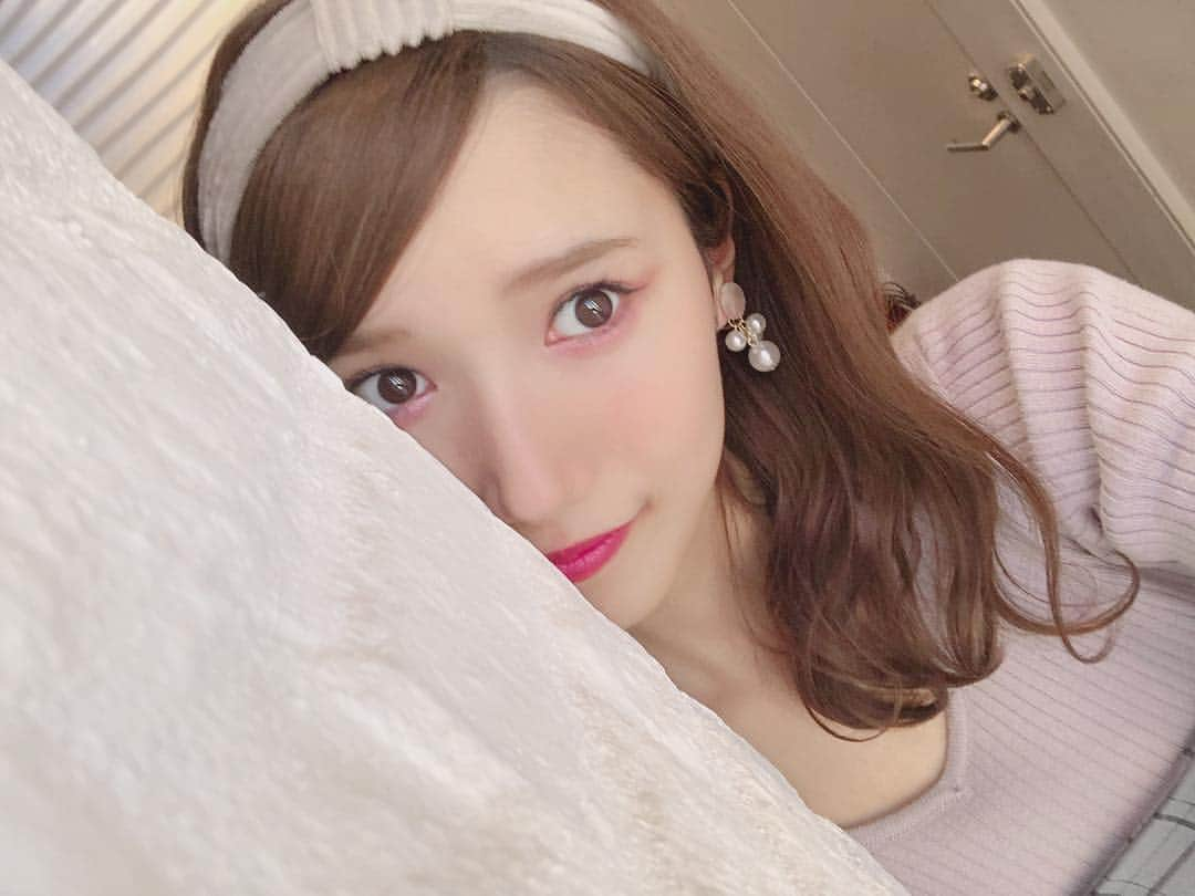 田中菜津美さんのインスタグラム写真 - (田中菜津美Instagram)「前髪伸ばすか切るか迷う〜🤔 みんなはどっち派ですか？ . #前髪 #hair #hairchange  #イメチェン #流し前髪」11月19日 22時06分 - natsumitanaka_0810