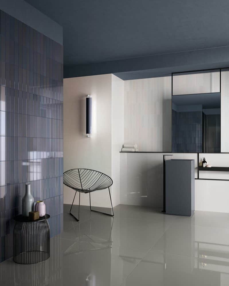 Design Milkさんのインスタグラム写真 - (Design MilkInstagram)「Focusing on bringing character and #color variation to contemporary ceramic #tiles, @formafantasma designed Cromatica for Italian ceramics firm @ceditceramicheditalia. The tiles play with color variance in every single #tile—combine the six collection colors and two surface finishes to bring dimension to any interior space. \\\ Read the article on designmilk.com \\\ @florim_ceramiche #florim #florimceramiche #cedit #ceditceramicheditalia」11月20日 3時22分 - designmilk