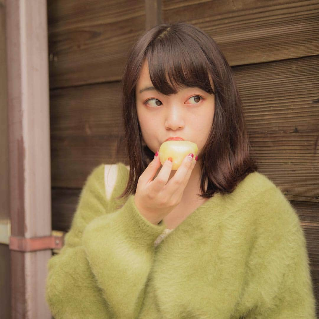 伊藤真莉さんのインスタグラム写真 - (伊藤真莉Instagram)「こないだTwitterに載せたこれは、 #川越 で撮ったよ！ . 初めて行ったんだけど、めちゃめちゃ食べ歩きできる街だった🤤笑 . なかでもおいものスイーツが多かった！名産なんだって🍠  #いもそうめん とかもあった！ . 歴史を感じる街並みも素敵で、こんどは着物で歩きたいなー👘 . ちょっとしたお出かけにおすすめな街でした🙆‍♀️ . . プロフから投票してねん🍡 . . #川越食べ歩き #川越散策 #川越さんぽ #食べ歩きデート #女子旅 #たべすたぐらむ #時の鐘 #着物レンタル #ミスコン #ミスコンファイナリスト」11月20日 13時26分 - misstodai201801