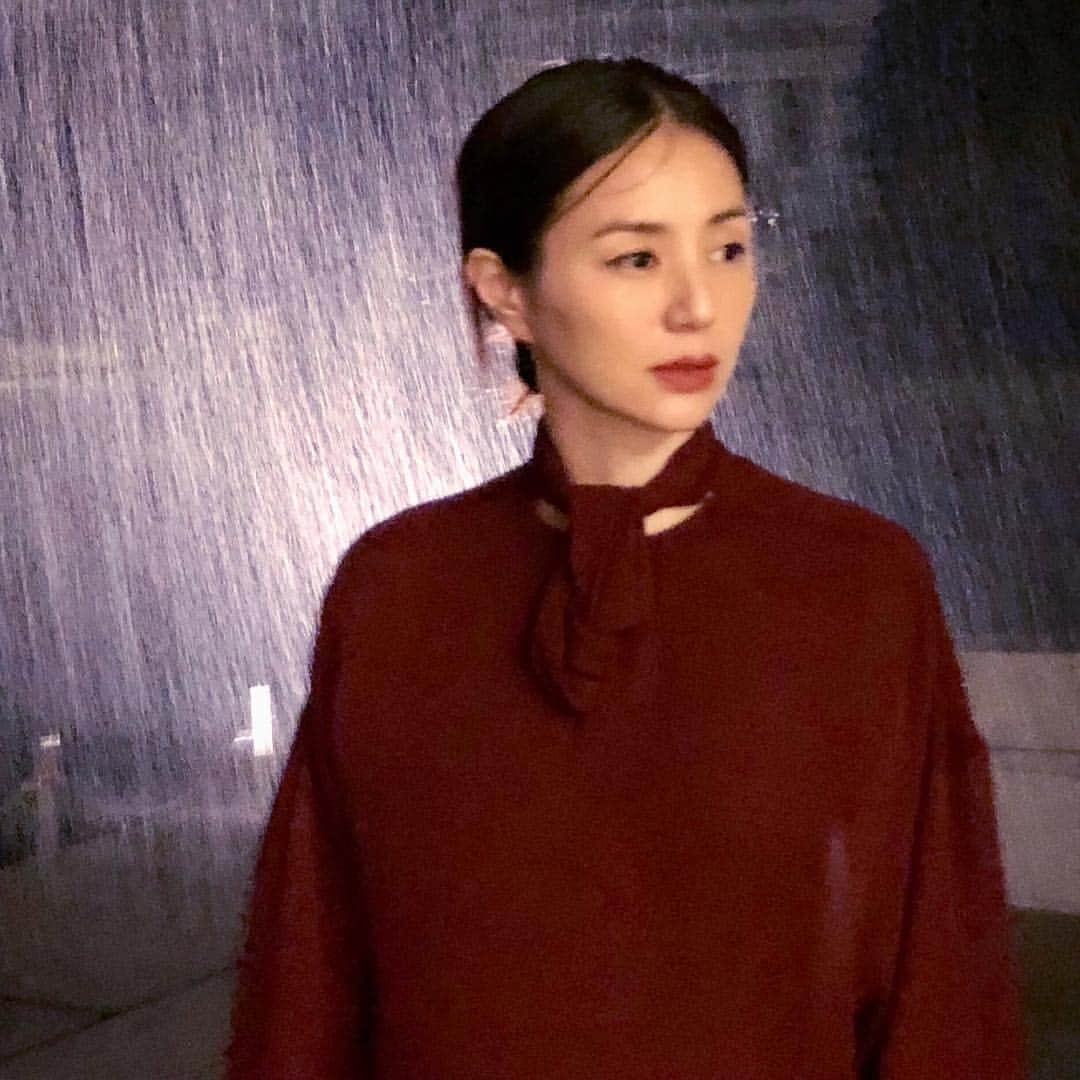 loin.officialさんのインスタグラム写真 - (loin.officialInstagram)「﻿ 降り頻る雨の中﻿ 夜間の撮影﻿ 東京国立博物館にて。﻿ 心が躍る﻿ こんな撮影はしあわせ﻿ ドレスアップして時には出掛けなきゃ﻿ 女ですもの😽﻿ ﻿ ﻿ ﻿ #precious12月号 ﻿ #making﻿ ﻿ ﻿」11月20日 9時23分 - loin.official