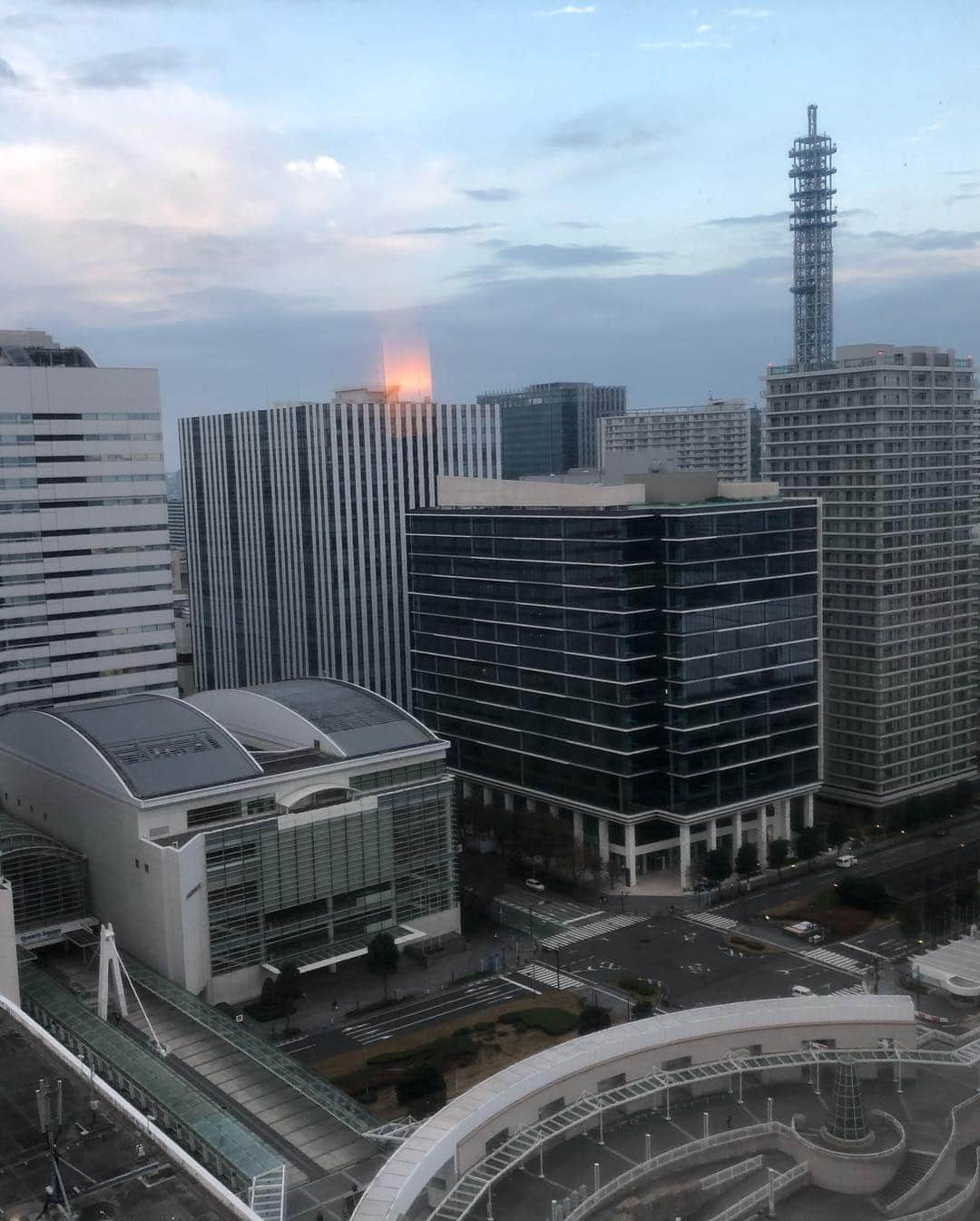 荒生暁子さんのインスタグラム写真 - (荒生暁子Instagram)「急きょ横浜&東京遠征。 貴重な掘出し物を引き取りに♪ #横浜#奇跡の出会い」11月20日 23時59分 - akikoarao0904