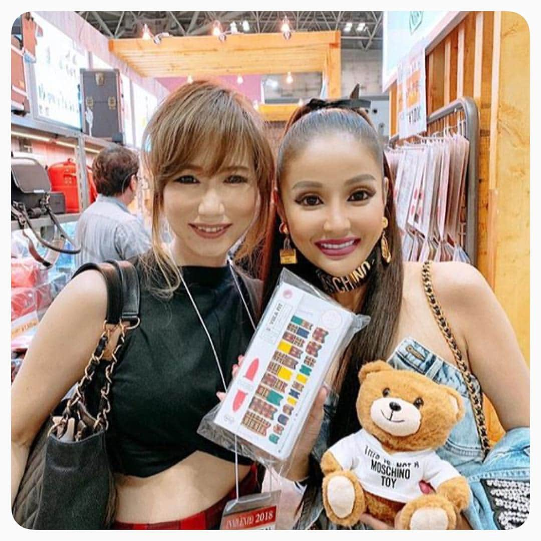 松田ようこさんのインスタグラム写真 - (松田ようこInstagram)「. . . 🐻trend N &南部先生🐻 . . 韓国でお馴染みの @trend_n trend Nのキム学院長♡ 南部先生と3人で  お久しぶりにお話しする事が出来ました🐻 . . . 南部先生とわたしの組み合わせも 以外に思われるかもしれませんが 本当に気さくな先生で こんなわたしとも飲みに出かけてくれます🐻💕🍻 そしてなにより娘さんの @momoka_nanbu ももかちゃんの 可愛さといったら😍😍😍 先生に会うといつも ももかちゃんの話題になるくらい 大好き😘❤ 先生とはなかなかゆっくりお話し出来ないから 今度ゆっくり商品のお話とか 聞かせてください‼︎‼︎ . . . そして キム学院長🐻💕 しばらくお休みされていたので ずっとずっと心配していたので お元気そうな姿を拝見できて 嬉しかったです♡ 韓国でも宜しくお願いします . . . #南部佳子 #trend n」11月20日 17時41分 - yoko.matsuda