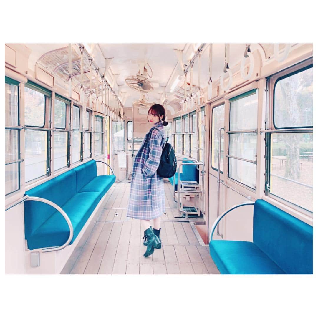 小越しほみさんのインスタグラム写真 - (小越しほみInstagram)「よっしーと江戸東京たてもの園に行ってきたよ⛪️ 映えスポットで写真撮りあいっこして楽しかった📸💕 ・ いっぱい写真撮ると思ったから @lissi__boutique のお気に入りのコート着てった💋  大阪のお店だけど24日までラフォーレ原宿にPOPUP出てるよ🙌 店内すべてがものすごくかわいくてオススメです💘 ・ #江戸東京たてもの園 #インスタ映え #インスタ映えスポット #lissiboutique #popupshop #ラフォーレ原宿 #チェックコート #ootd #instafashion」11月20日 19時34分 - shihomi1129