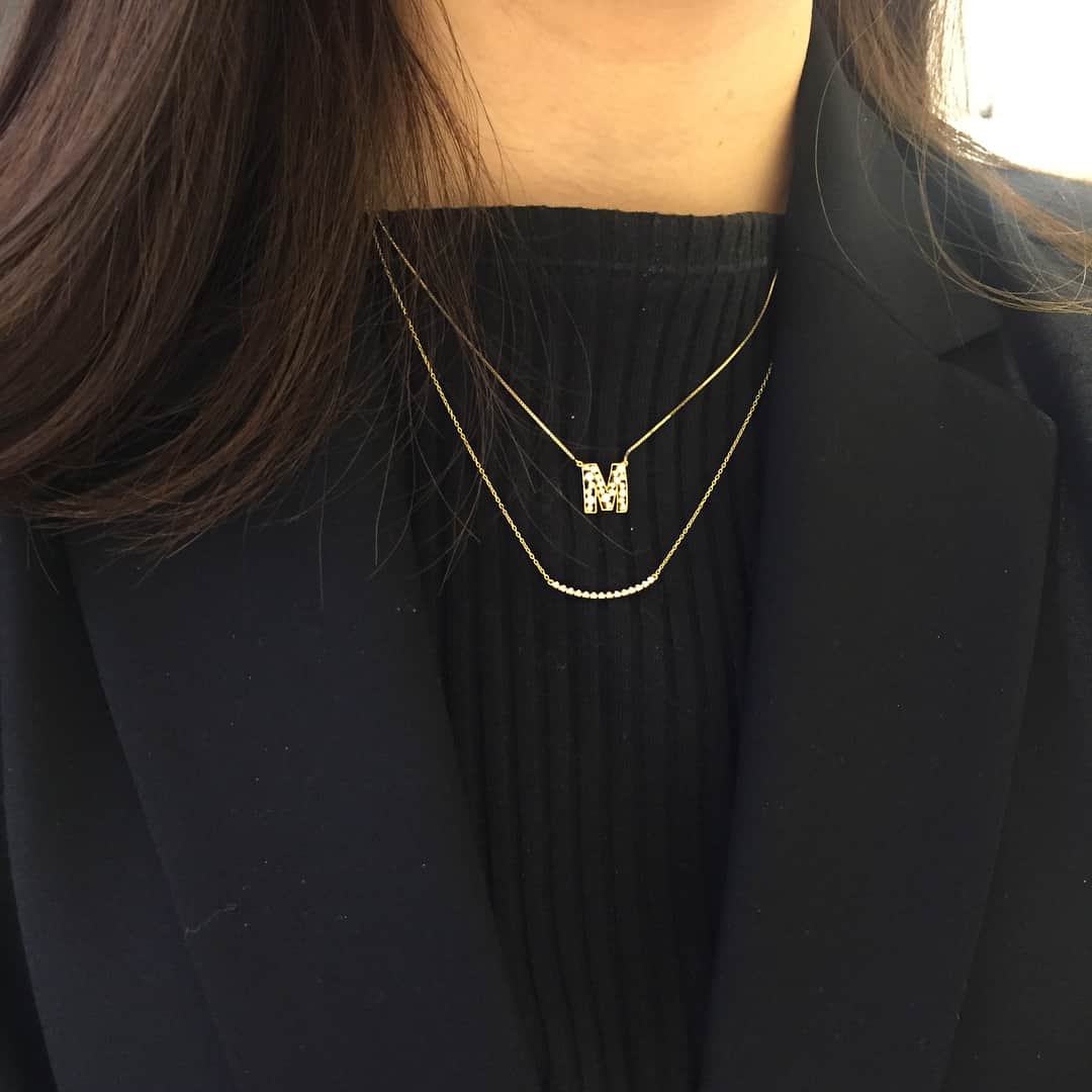 Bijouxthreecさんのインスタグラム写真 Bijouxthreecinstagram Ahkah Holiday Colletion お守りのように着けられるイニシャルネックレス 大切な方のプレゼントに 一年頑張ったご自身にいかがですか Ahkah アーカー