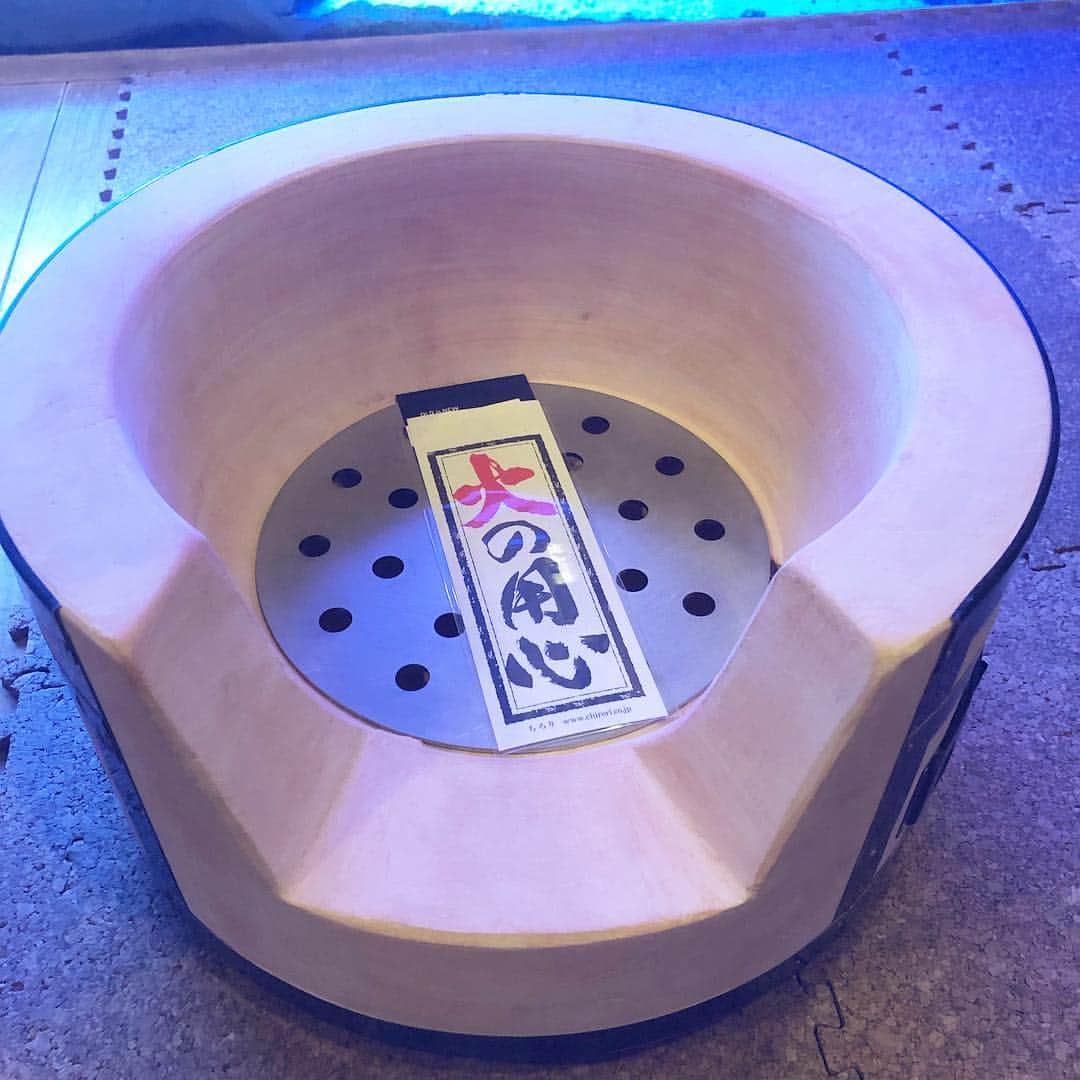 渡辺俊介のインスタグラム：「半年悩んで…遂に買ってしまった〜〜 #かまど七輪 #七輪本舗 焼くぞ〜〜」
