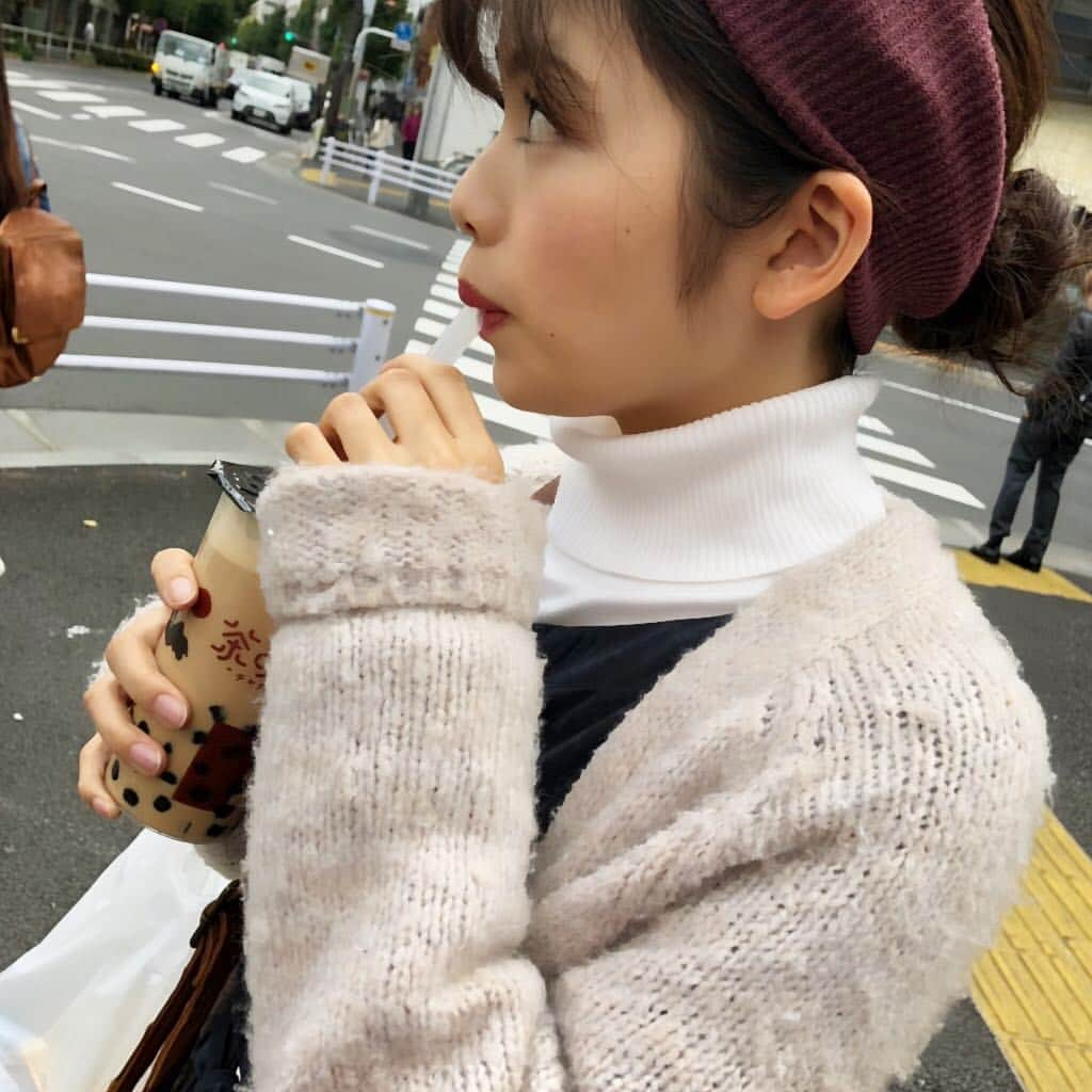 小芝風花さんのインスタグラム写真 - (小芝風花Instagram)「今日はお仕事お休みでしたので、久しぶりに#森高愛 さんを召喚致しました♡ 何も考えず遊んでいたので、一緒に写真を撮るの忘れてました😲 ご飯食べて、タピオカ飲んで、映画見て、お買い物して、すーーーっごく楽しかったです😊 明日も頑張るぞー♪ 📸:@ai_moritaka_official」11月20日 21時42分 - fuka_koshiba_official