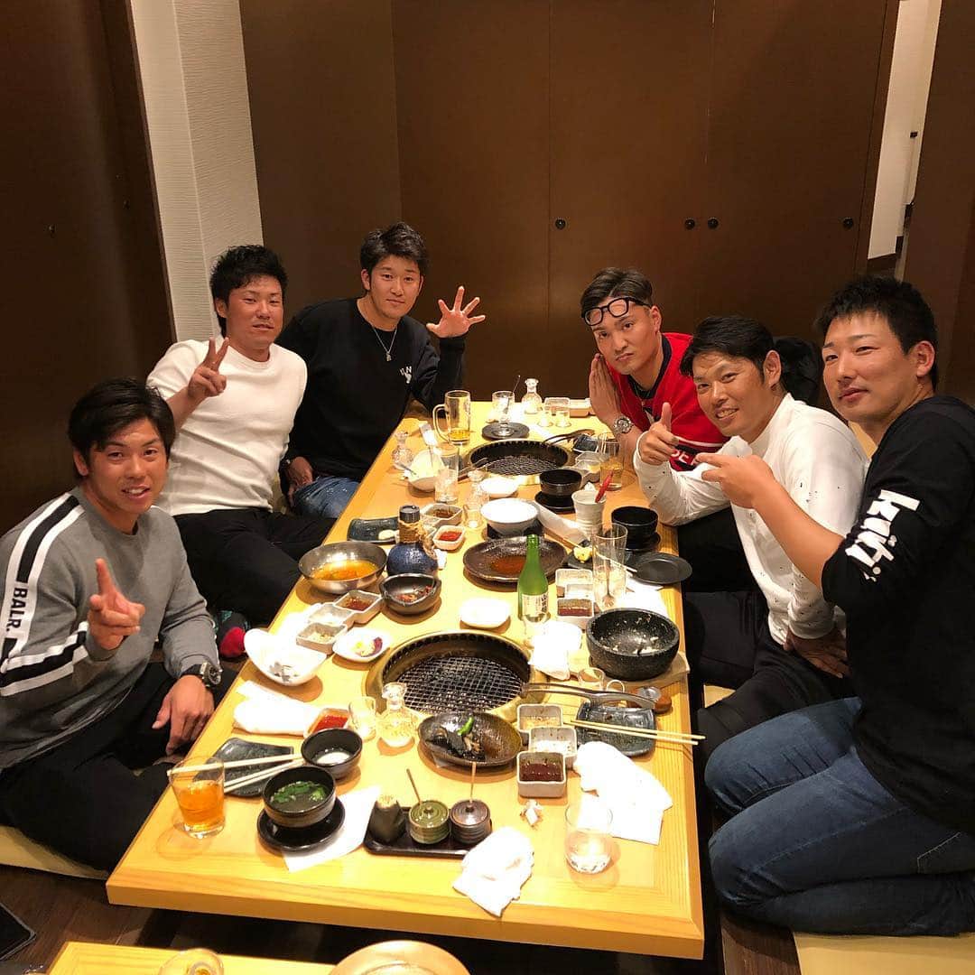 秋山拓巳のインスタグラム：「#同級生会#虎テレで放送します#皆さん観てください#秋山拓巳#岩貞祐太#岩崎優#梅野隆太郎#原口文仁#陽川尚将」