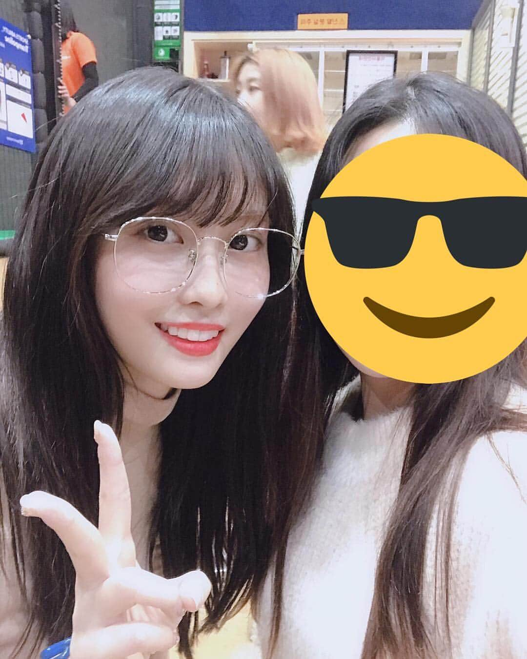 モモさんのインスタグラム写真 - (モモInstagram)「♡ [Fantaken] 181203 - Spotted at Starfield Hanna’s Sports Monster - she went with Hana 🙂 #MOMO #트와이스 #모모 #平井もも #もも #TWICE © d_96_y, mogi_yu」12月5日 17時19分 - momojype