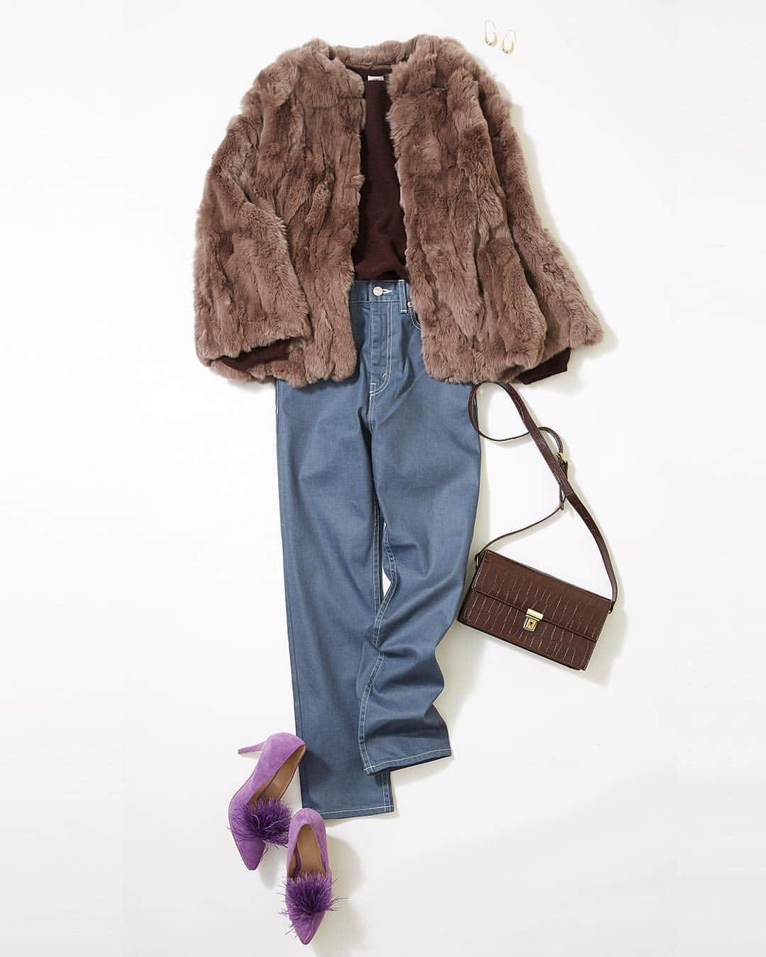 ルミネ公式のインスタグラム：「デニムとファージャケットでショッピングへ #ジャケット ¥37,000+TAX #ニット ¥15,000+TAX #パンツ ¥20,800+TAX #ピアス ¥7,000+TAX #バッグ ¥5,300+TAX #パンプス ¥24,000+TAX ・ [ #LUMINEMAGAZINE ] #lumine #ルミネ #ルミネ北千住 #ビームス #イエナ #ガリャルダガランテ #アルシーヴ #グレースコンチネンタル #ootd #outfit #fashion #coordinate #コーディネート #ファッション #デイリーコーデ #コーデ #フォロー #川上さやか http://magazine.lumine.ne.jp/?p=79429 ※商品の価格や取り扱い状況は撮影時点のもので、変更になることがあります。」