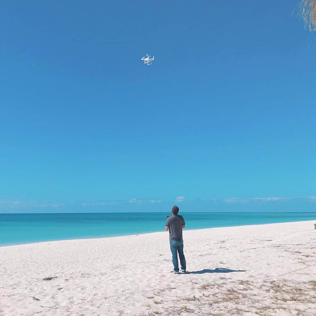 片渕茜さんのインスタグラム写真 - (片渕茜Instagram)「. ジパング絶景🌎 「天国にいちばん近い島」ニューカレドニア。 日本から毎日直行便が出ているほど、日本人にも人気の楽園です。 . 海はドローンで撮影♪ 天使のエビ(3枚目)はスタジオで頂きましたが、トロンと甘くて美味しかったです！ . ニューカレドニアはフランスの自治領なのですが、今独立問題で揺れています。 詳しくは今夜10:00〜 #未来世紀ジパング で！ . #ニューカレドニア #天使の海老 #ジパング絶景 #newcaledonia」12月5日 14時48分 - akane_katafuchi