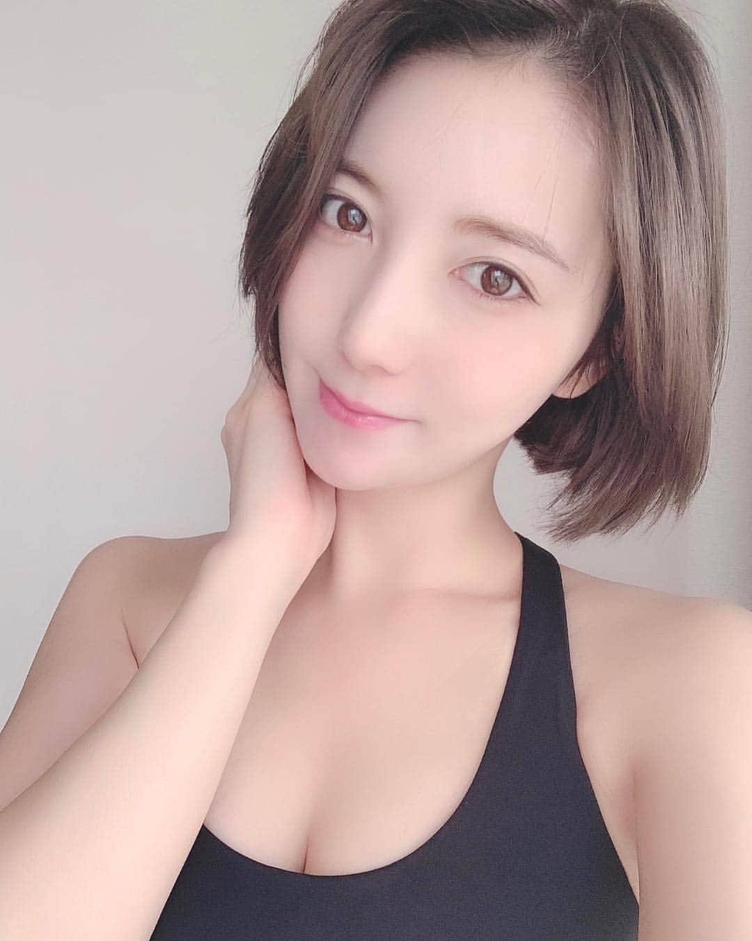 堀みづきさんのインスタグラム写真 - (堀みづきInstagram)「今日は朝から @maari.0108 にヨガのプライベートレッスンしてもらいました🧘‍♀️ ヨガ後は体がほんとに軽くなる！ 浮腫みやすいし末端冷え性だけど、体の芯から温まってスッキリしました🔥 朝から体を動かすと気持ちが良いね✌️✨ #maariyoga #yoga #maariヨガ #ヨガ  #lululemon」12月5日 14時32分 - mizuki_027