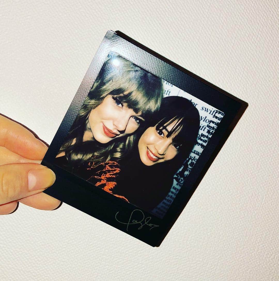 広瀬すずさんのインスタグラム写真 - (広瀬すずInstagram)「Taylor swift❤︎ 可愛いかった、、Live楽しかった、、thank you💋 #TSinstax」11月21日 8時24分 - suzu.hirose.official